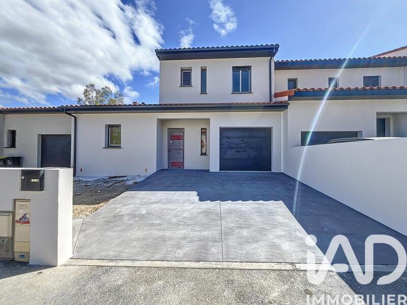 Maison - 104 m² - 4 pièces