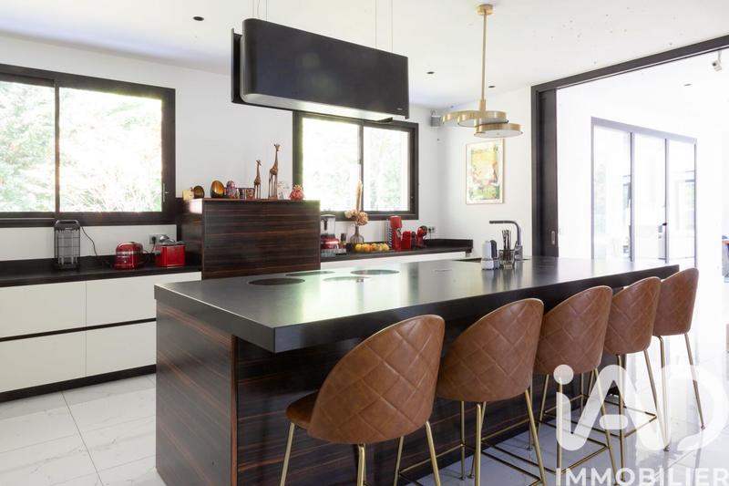 Maison de maîtres - 695 m² - 16 pièces