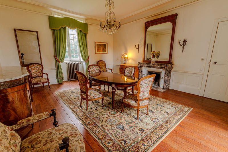 Demeure - 404 m² - 17 pièces