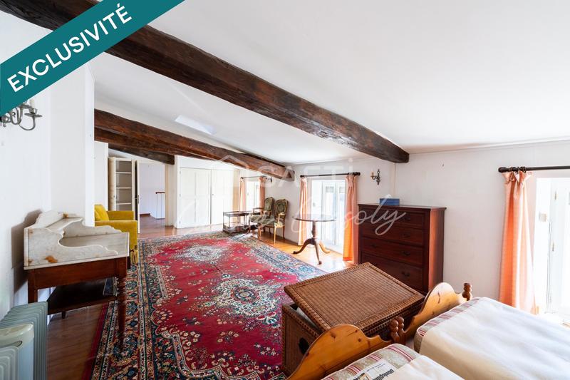 Maison de village - 233 m² - 9 pièces