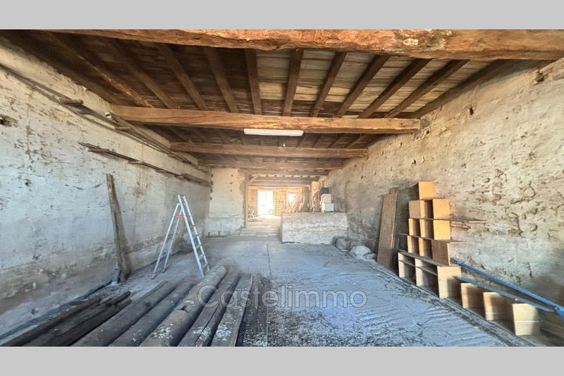 Maison - 378 m² - 2 pièces