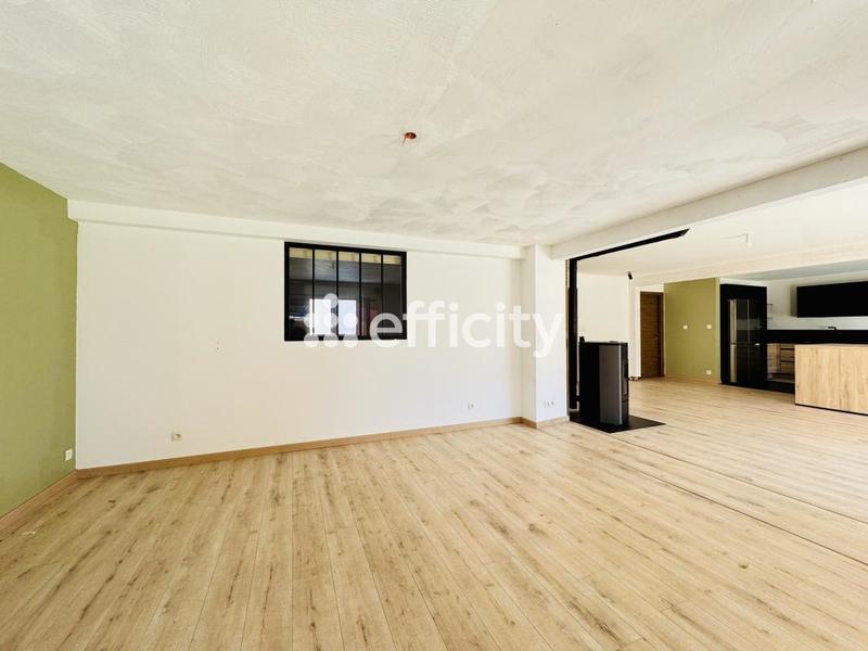 Maison - 248 m² - 7 pièces