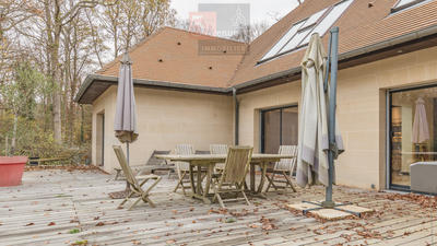 Maison - 400 m² - 8 pièces