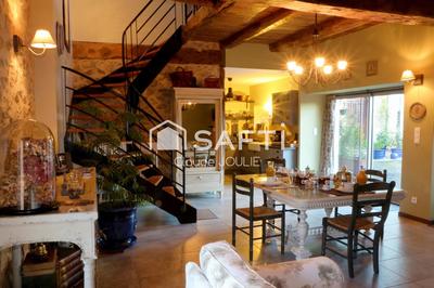 Maison - 278 m² - 9 pièces