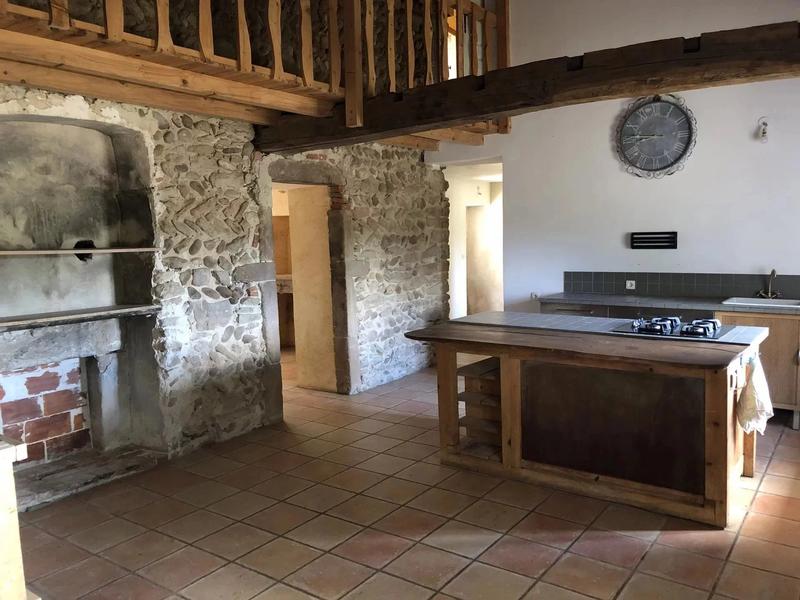 Maison - 235 m² - 5 pièces