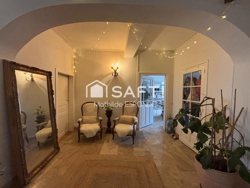 Maison - 342 m² - 10 pièces