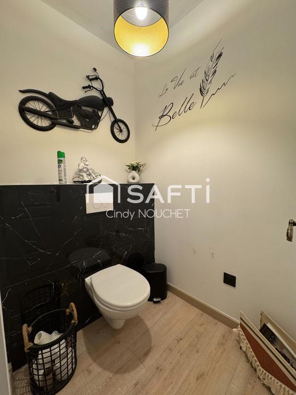 Maison - 222 m² - 6 pièces