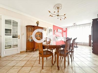 Maison - 102 m² - 5 pièces