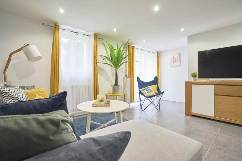 Maison - 145 m² - 9 pièces