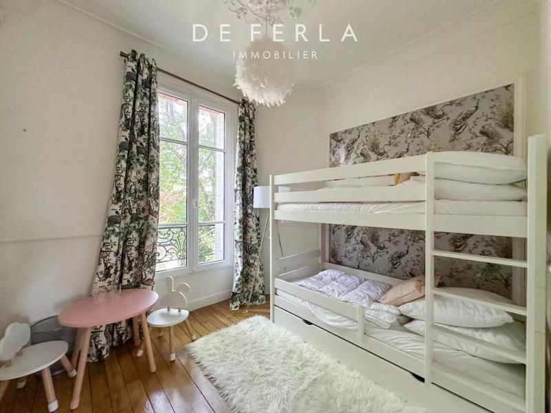 Maison - 276 m² - 8 pièces