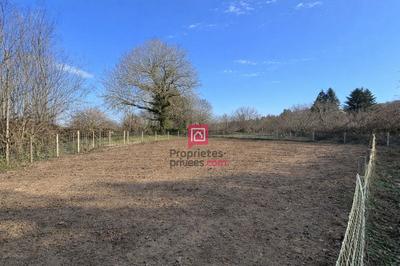 Terrain constructible - 1 060 m²