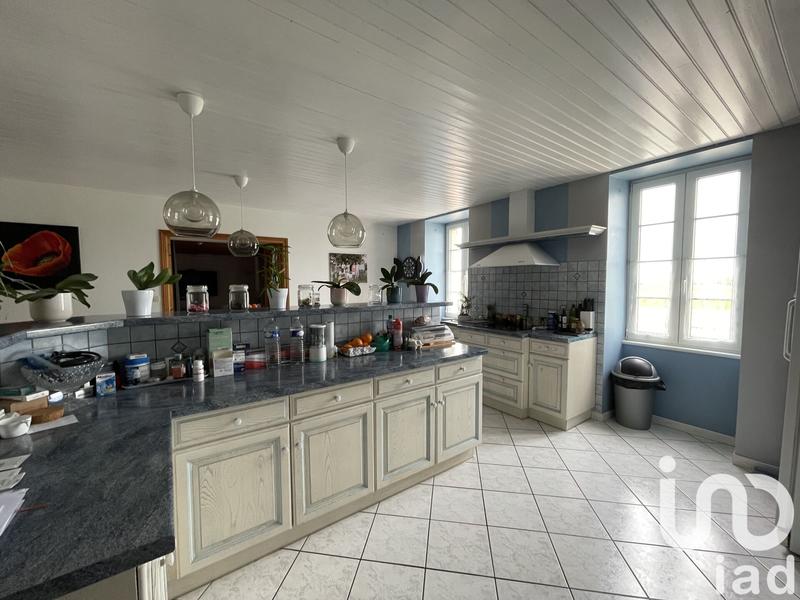 Maison - 219 m² - 8 pièces