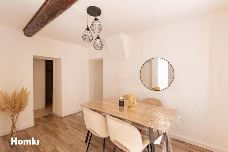 Maison - 250 m² - 8 pièces