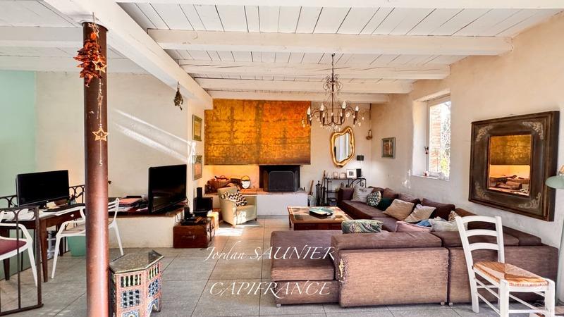 Propriété - 407 m² - 10 pièces