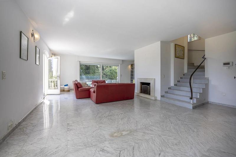 Maison - 263 m² - 7 pièces