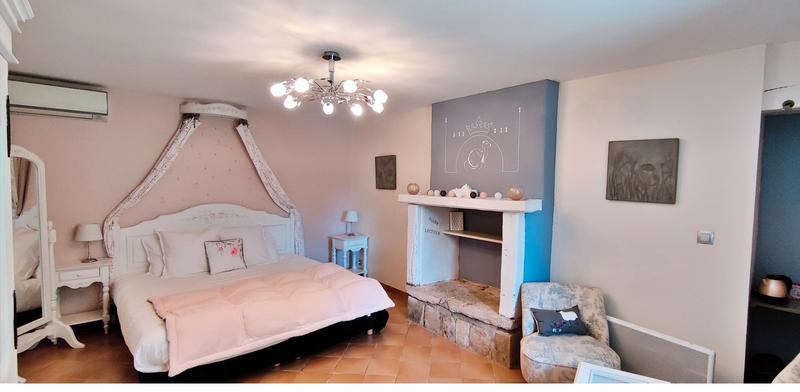 Demeure - 350 m² - 14 pièces