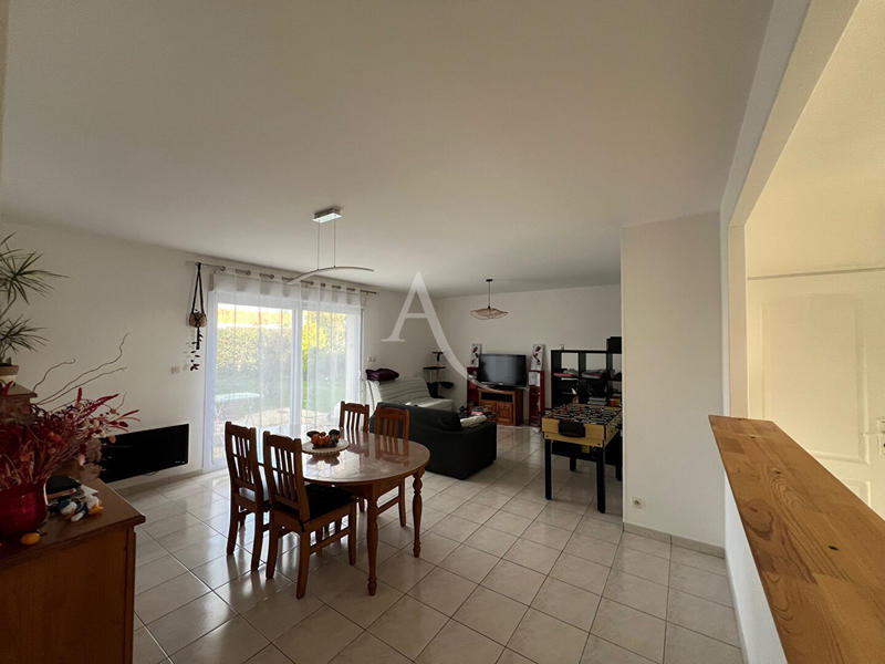 Maison - 93 m² - 4 pièces