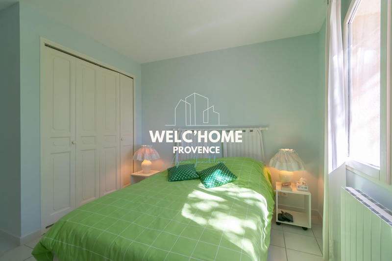 Maison - 181 m² - 9 pièces