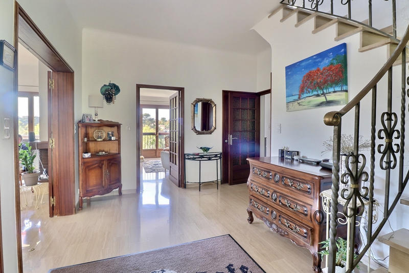 Maison - 290 m² - 9 pièces