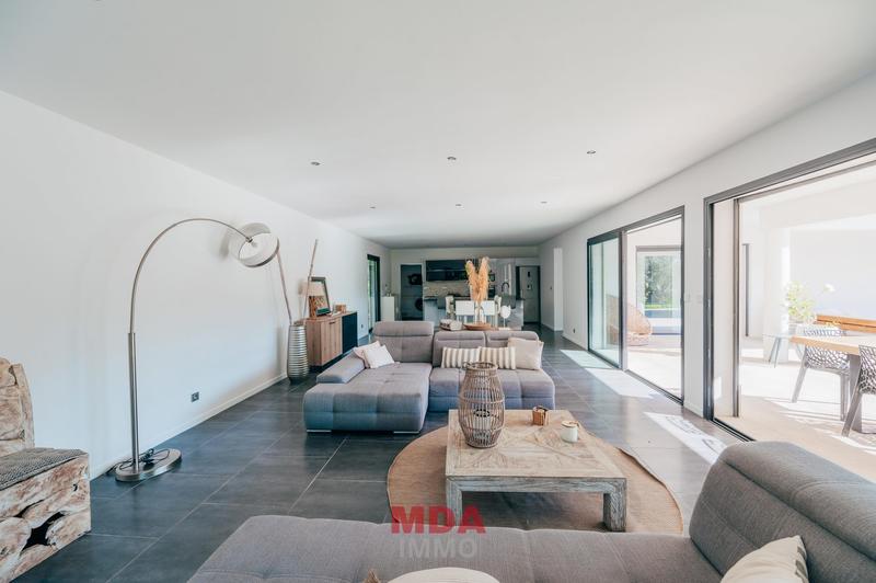 Maison contemporaine - 135 m² - 4 pièces
