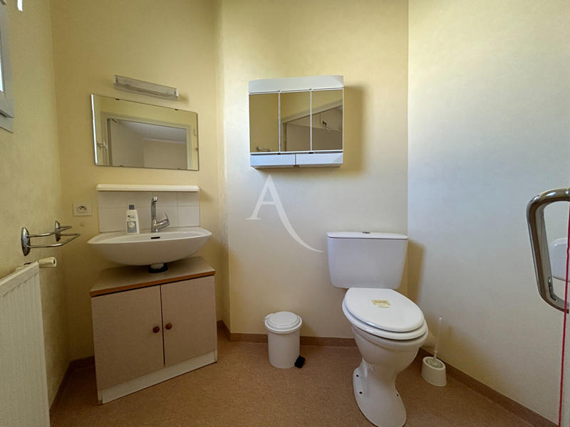 Immeuble - 150 m² - 35 pièces