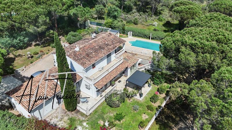 Maison - 160 m² - 8 pièces