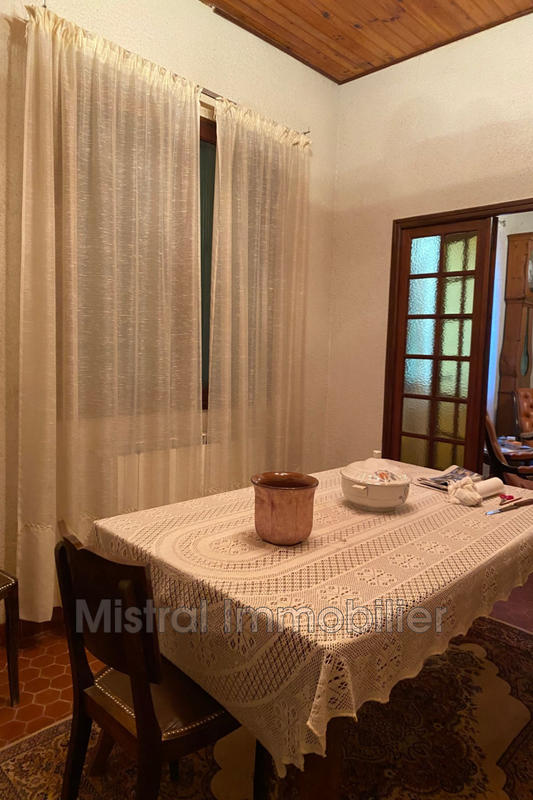 Propriété - 195 m² - 9 pièces