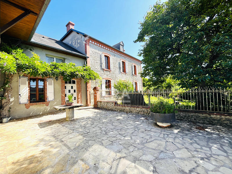 Maison - 245 m² - 7 pièces