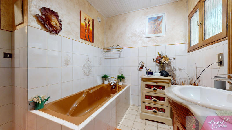 Maison - 166 m² - 7 pièces