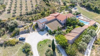 Propriété - 429 m² - 24 pièces