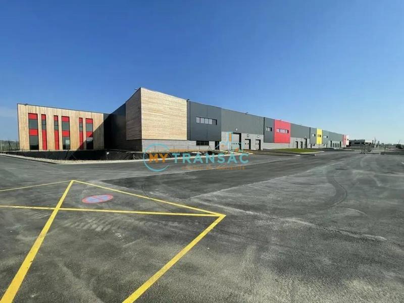 Local d'activité / Entrepôt - 4 635 m²