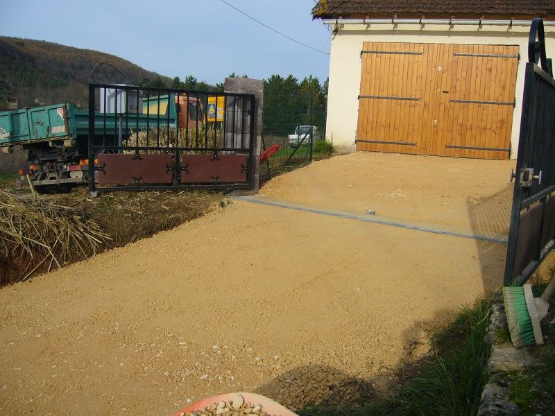 Terrassement et Goudronnage assainissement , Cambou