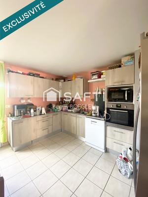 Maison - 99 m² - 5 pièces
