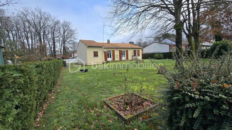 Maison traditionnelle - 81 m² - 4 pièces