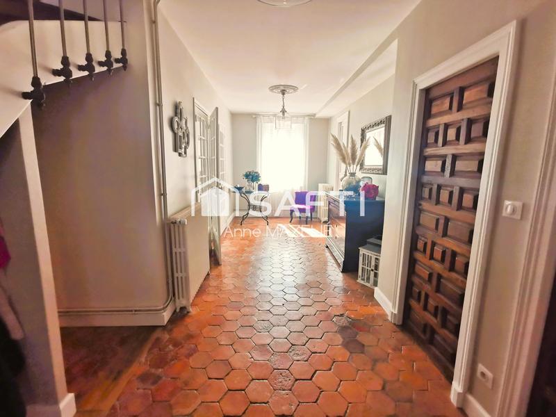 Maison - 226 m² - 7 pièces