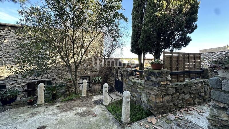 Local commercial - 250 m² - 9 pièces