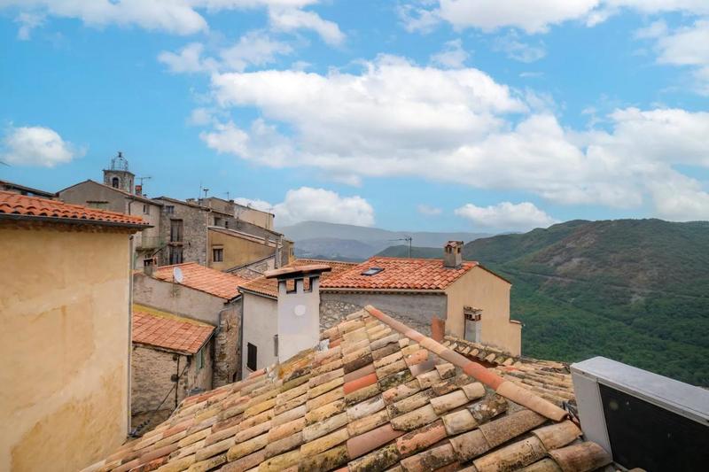 Appartement - 90 m² - 5 pièces