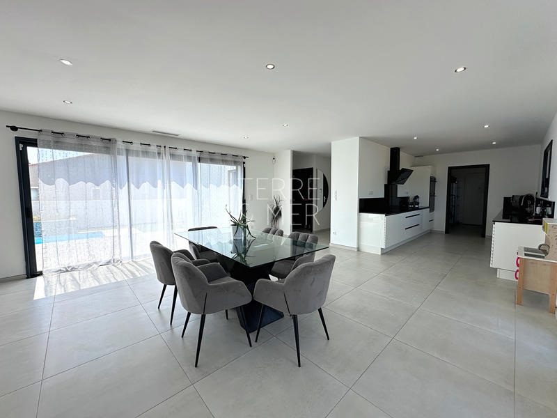 Maison - 170 m² - 5 pièces