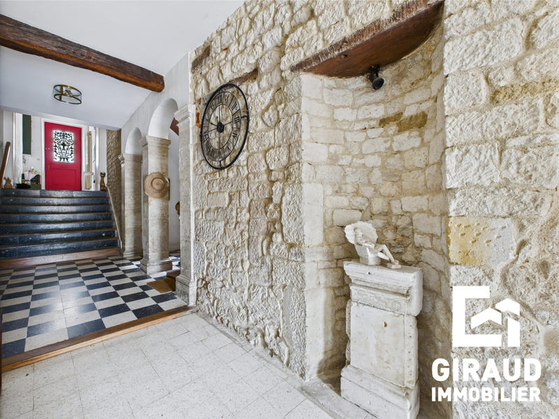 Maison ancienne - 305 m² - 6 pièces