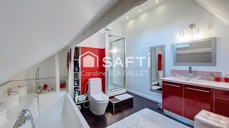 Maison - 204 m² - 7 pièces