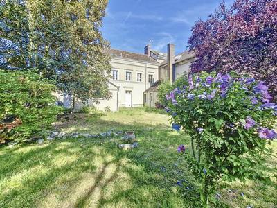 Maison - 220 m² - 8 pièces