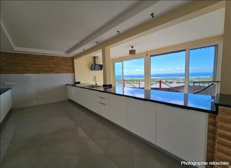 Maison - 206 m² - 4 pièces