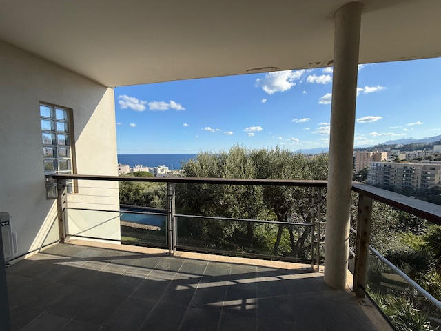 Duplex - 164 m² - 5 pièces