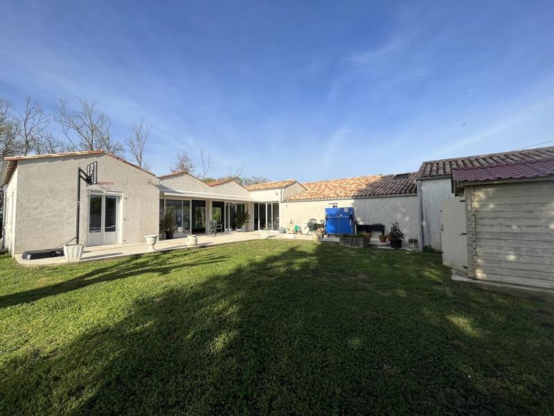 Maison - 203 m² - 7 pièces