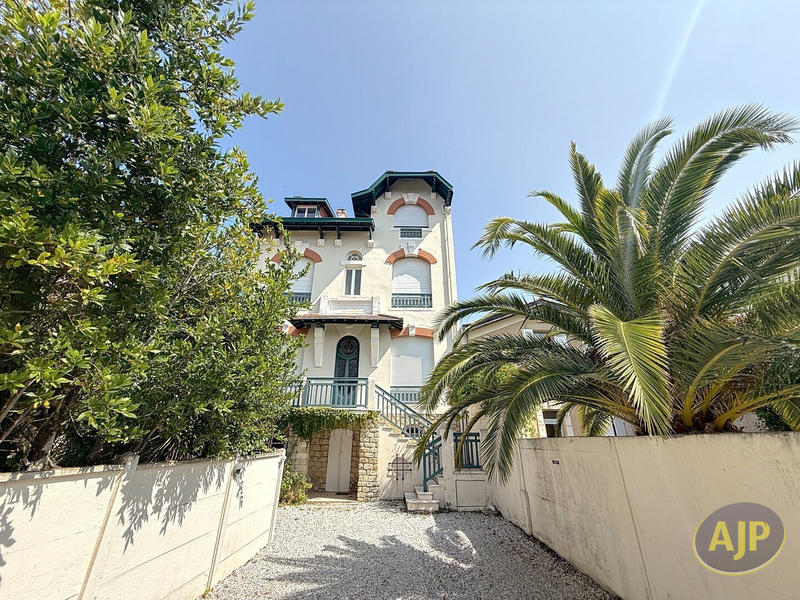 Appartement - 88 m² - 3 pièces