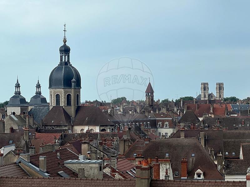 Appartement - 97 m² - 4 pièces