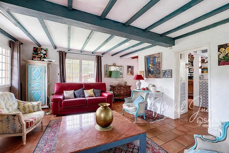 Maison - 232 m² - 6 pièces