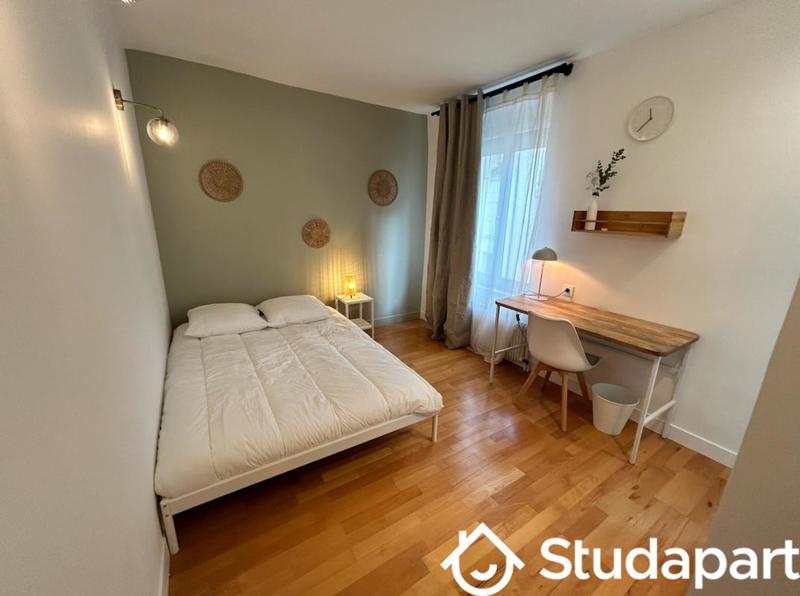 Chambre - 11 m² - 1 pièce