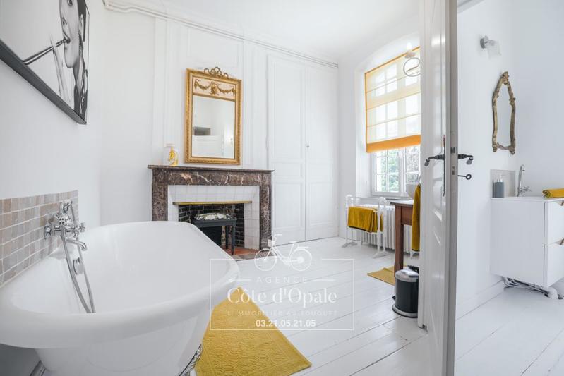 Maison - 350 m² - 8 pièces