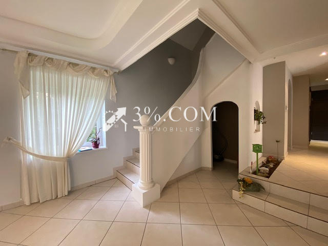 Demeure - 203 m² - 7 pièces